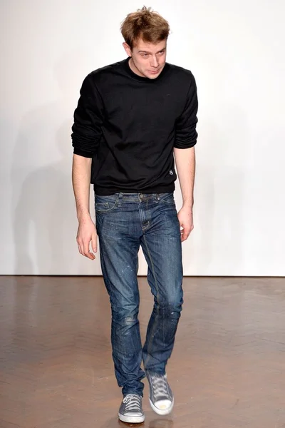 Look 29